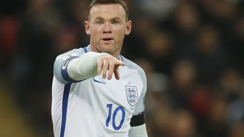 时代巨星云集新城颁奖盛典，张敬轩热情求合影李慧诗